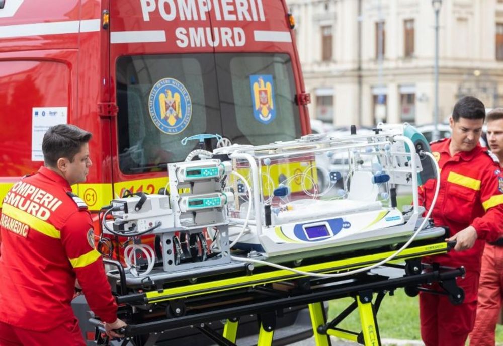 12 ambulanţe dotate special pentru transportul nou-născuţilor aflaţi în stare critică, livrate IGSU. Două ambulanţe alocate pentru zona Bucureşti-Ilfov