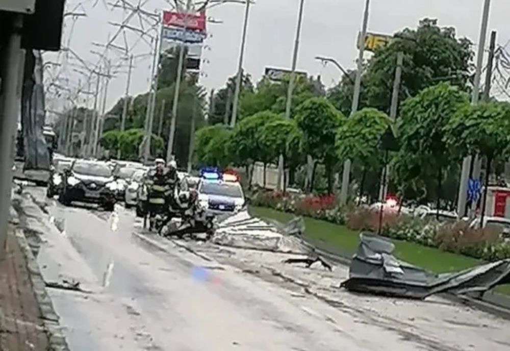 Zeci de intervenții ale ISU în Ilfov după furtuna de ieri