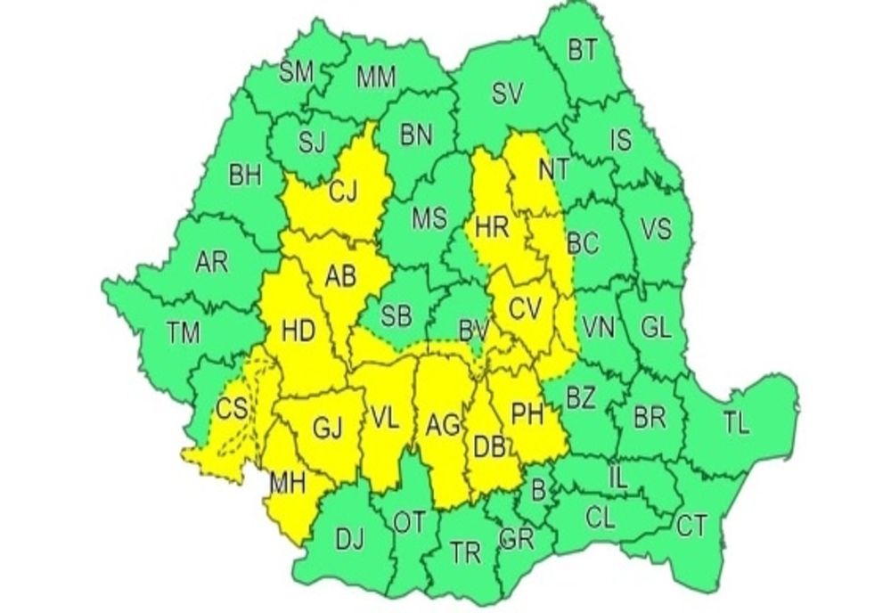 Prognoza meteo: Averse, descărcări electrice, intensificări ale vântului şi vijelii în mai multe zone ale ţării