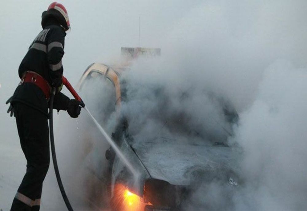 Ilfov. Trafic deviat pe DN 6, la Bragadiru, pentru lichidarea unui incendiu la un autoturism