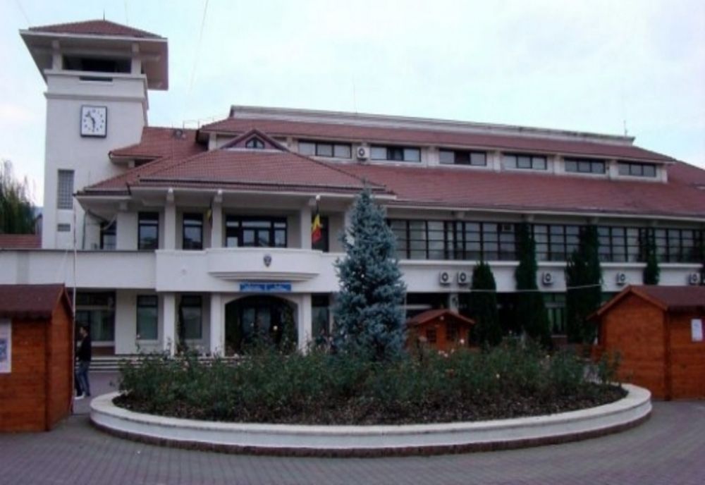 Ilfov. Percheziţii DNA la Primăria Otopeni. Sunt vizate plăţi de 35 milioane lei pentru lucrări de canalizare neefectuate