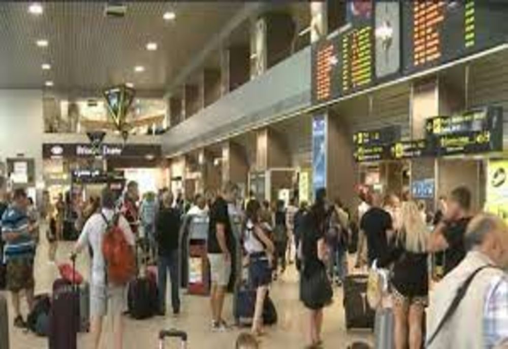 Grenadă găsită pe aeroportul Otopeni, în bagajul unui polițist spaniol