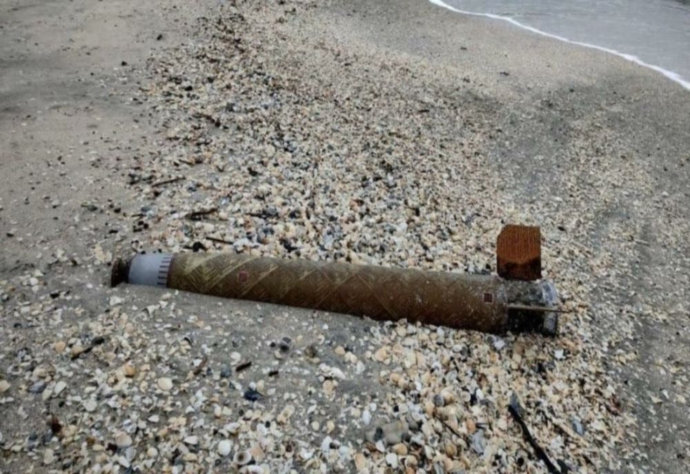 O piesă de artilerie, descoperită pe o plajă din România! Garda de Coastă și ISU Tulcea au intrat pe fir: de unde ar putea să provină bucata de rachetă