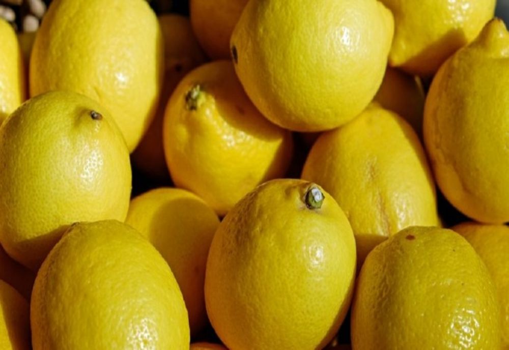 Lămâi cu pesticide retrase din rețeaua Carrefour. Cumpărătorii trebuie să le returneze