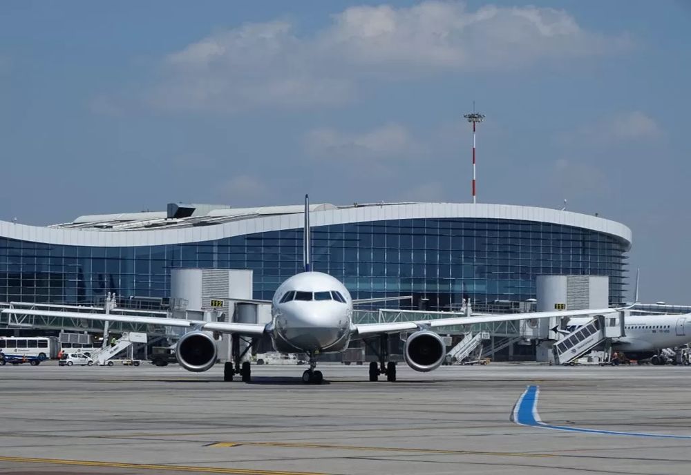 Scandal pe Aeroportul Otopeni. Pasagerii unui zbor au așteptat 7 ore până la decolare 