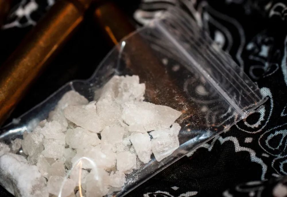 Deținerea, fără drept, de substanțe psihoactive pentru consumul propriu este infracțiune