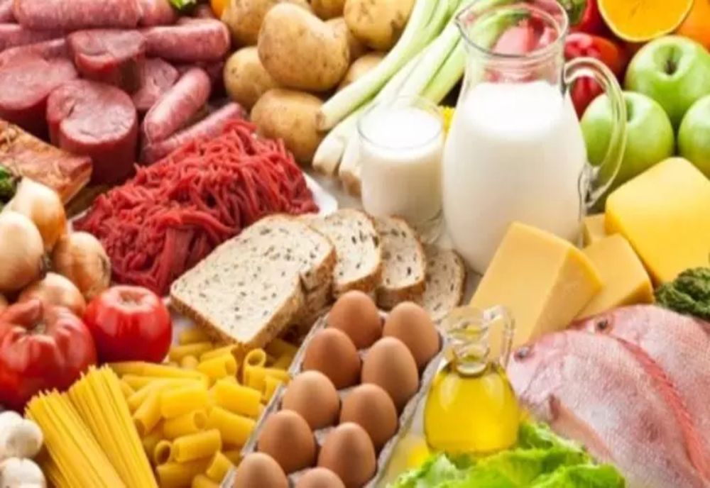 Premierul Ciolacu vrea ieftinirea mâncării – Cum ar putea SCĂDEA prețurile alimentelor de bază