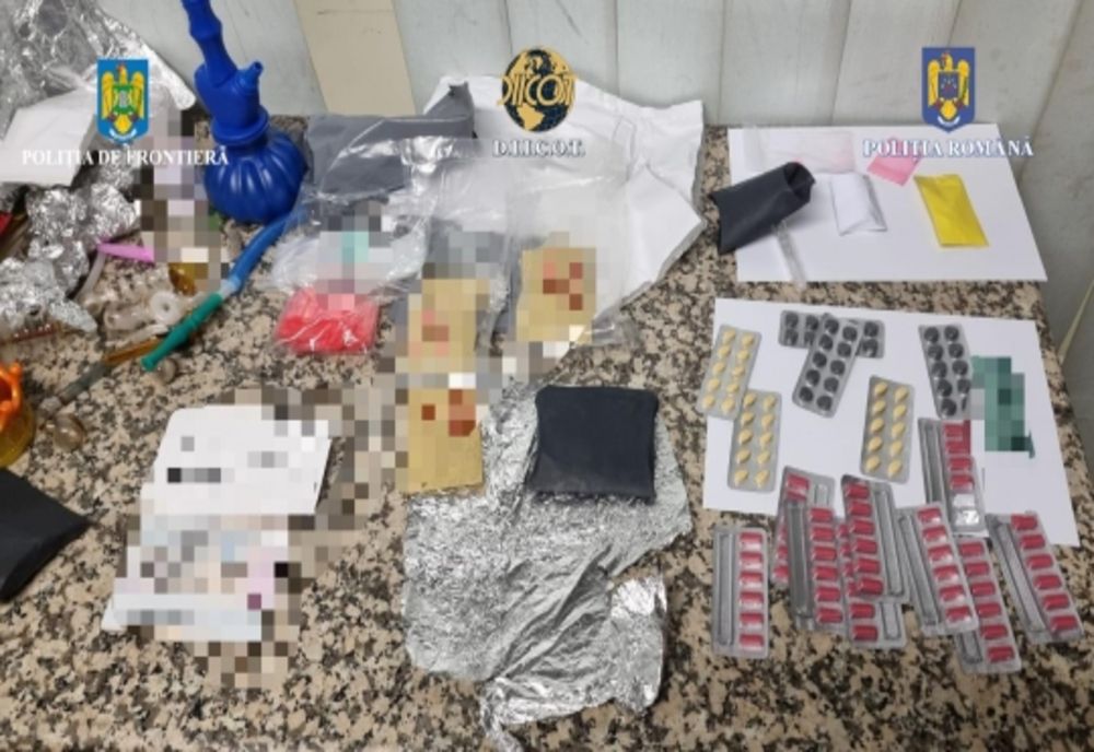 Ilfov. Bărbat arestat preventiv pentru trafic internaţional de droguri de mare risc, pe Aeroportul Henri Coandă