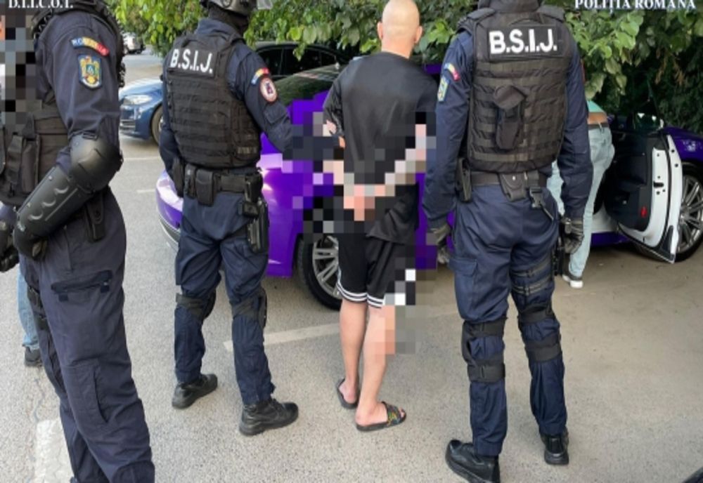 Ilfov. Grup infracţional organizat, specializat în trafic de persoane şi instigare publică, destructurat