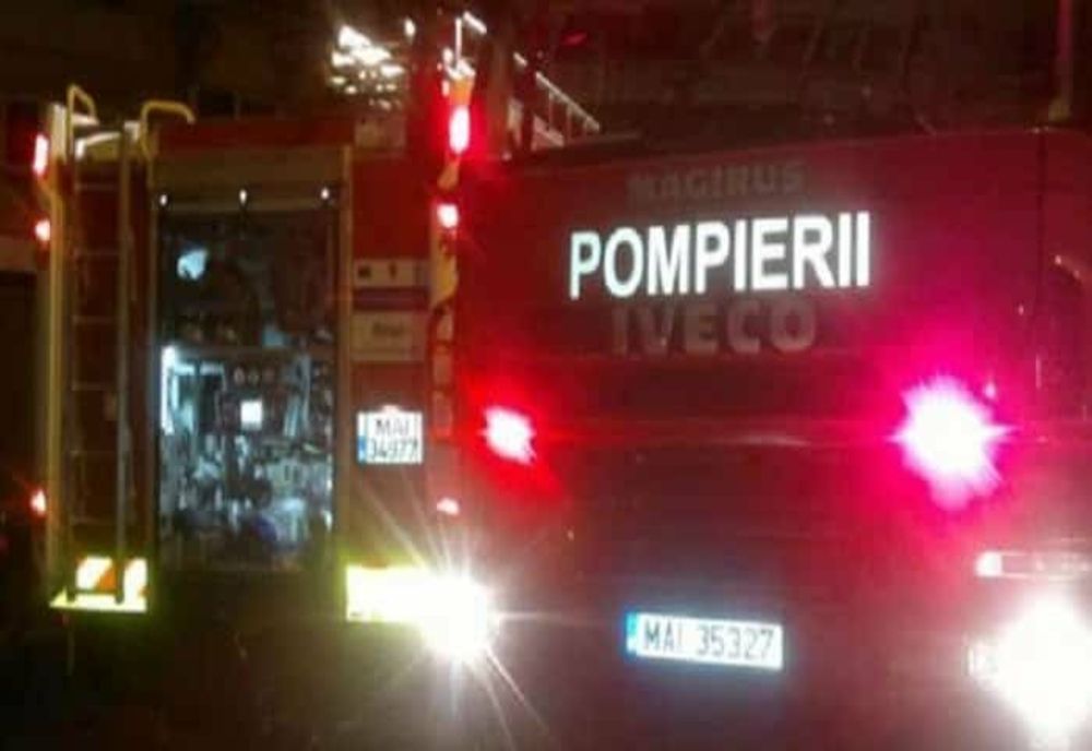 Două case din localitatea Bragadiru, mistuite de flăcări. O persoană a suferit un atac de panică