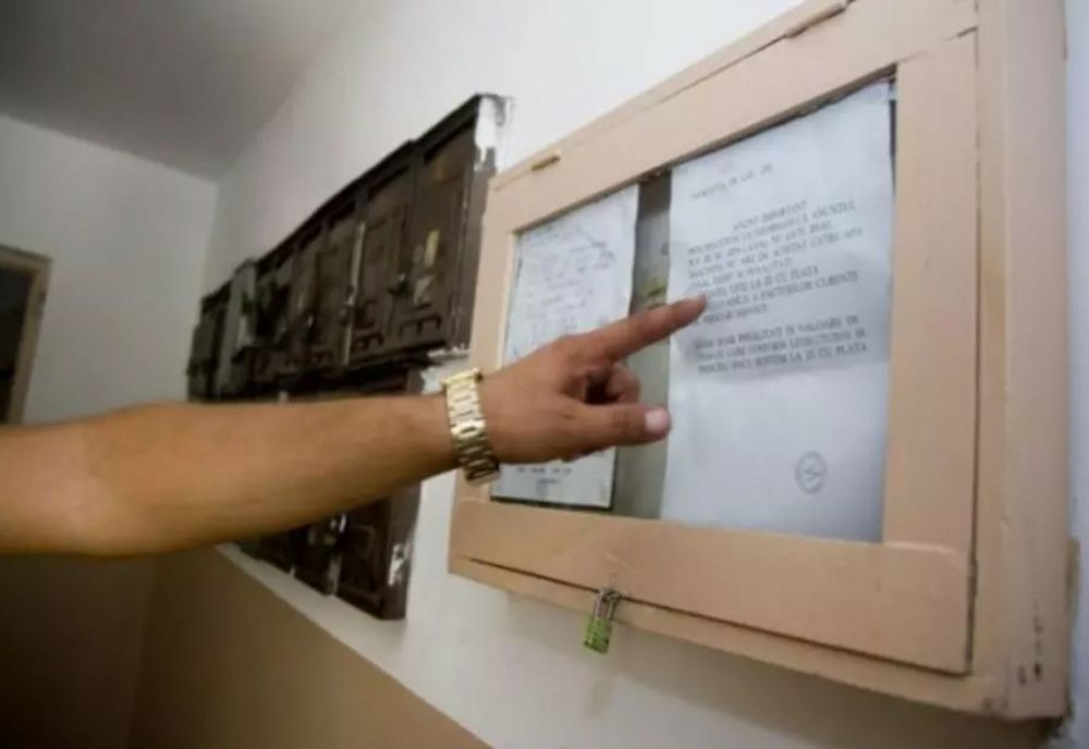 Trei persoane, mamă, fiică și ginere, cercetate pentru delapidarea fondurilor a nouă asociații de proprietari din București