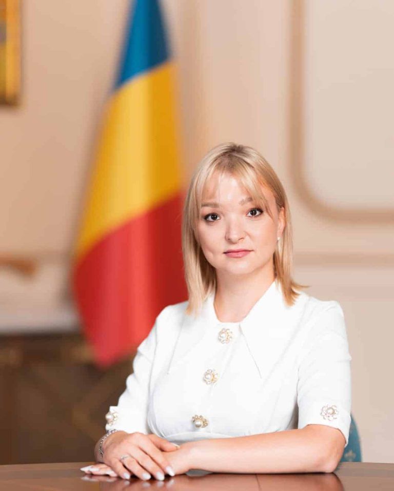 Lidia-Vadim-Tudor-deputat-AUR-e1761306983761-768x957