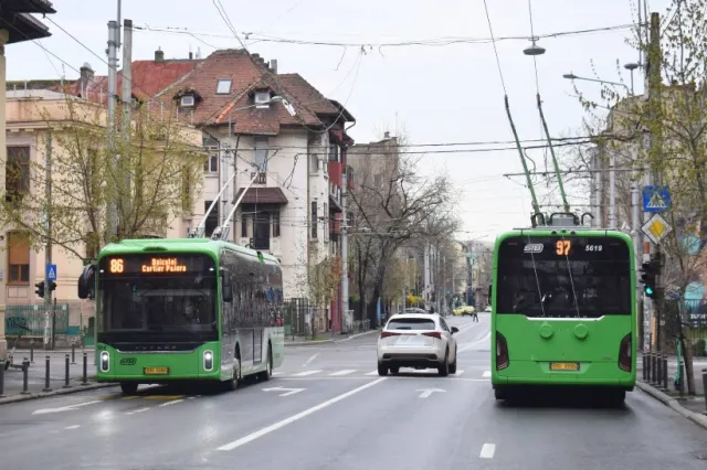 Bărbat reţinut după ce a agresat sexual o tânără într-un troleibuz din Bucureşti