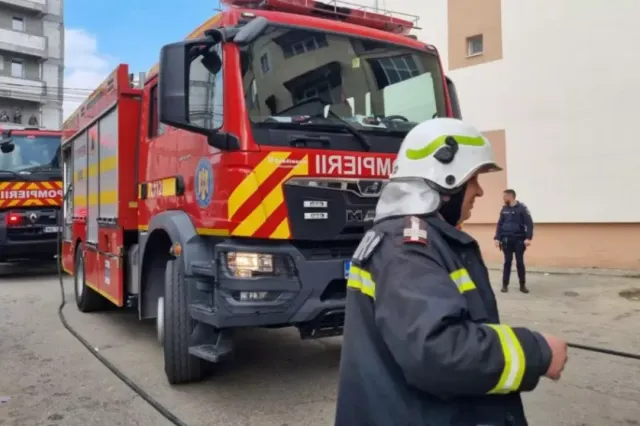 Incendiu violent la Autobaza STB Ferentari din București