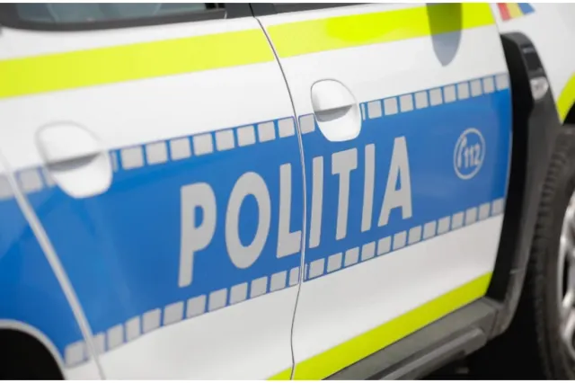 Accident pe DN1, în zona Aeroportului Otopeni: o mașină s-a răsturnat după ce a lovit un parapet