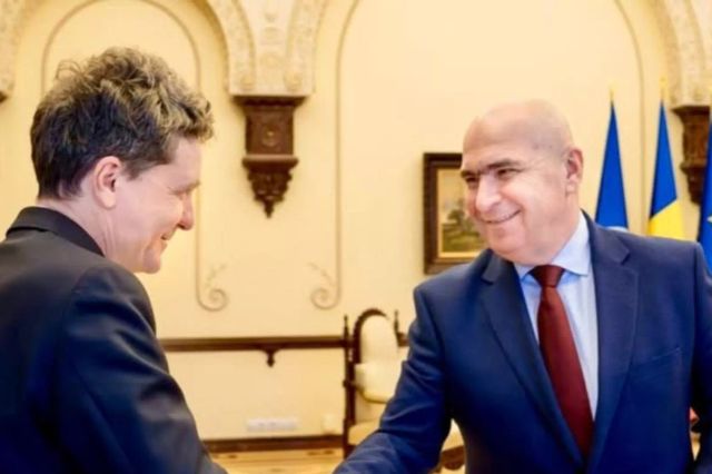 Bolojan promite tăieri, dar statul a angajat 1.500 de oameni într-o singură lună: cureaua se strânge doar pentru cetățeni