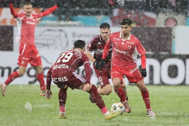 Fotbal: Rapid, victorioasă în derbyul cu Dinamo, în Superligă