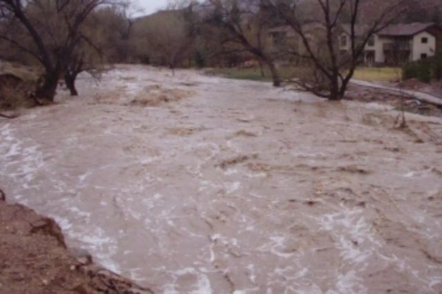 Risc crescut de inundații pe mai multe râuri din România. Avertizări hidrologice în vigoare până la finalul săptămânii