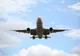 Aterizare de urgență pe Aeroportul Otopeni. Un pasager ar fi murit la bordul avionului în timpul zborului