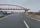 Incredibil cum au montat o pasarelă pietonală pe centura Capitalei! Poliţia Ilfov s-a sesizat