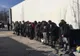 PE MĂSURĂ CE REBELII AVANSEAZĂ, MII DE SIRIENI FUG DIN ORAȘUL HOMS